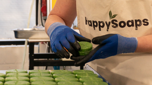 En titt bakom kulisserna: Så tillverkas HappySoaps!