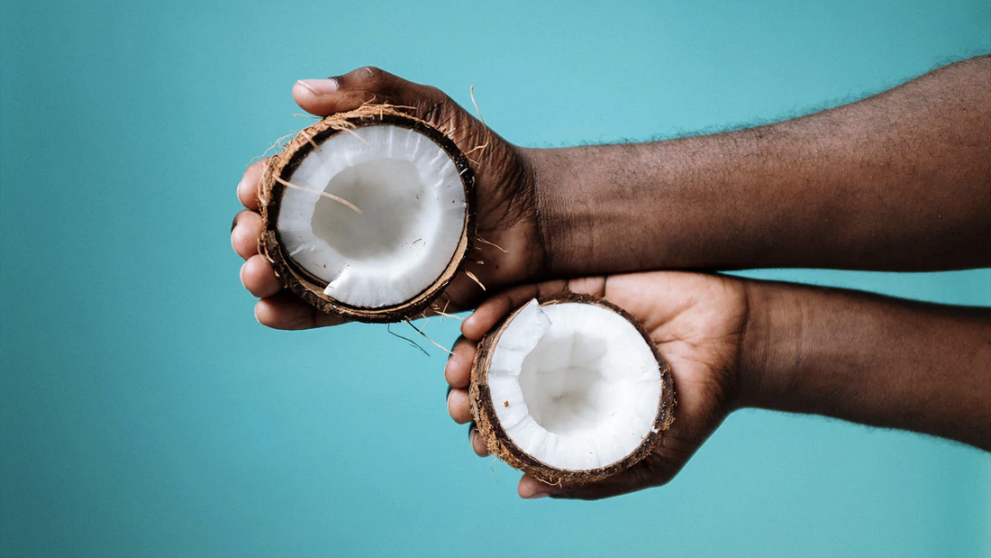 Varför kokosolja bör ingå i din hudvårdsrutin